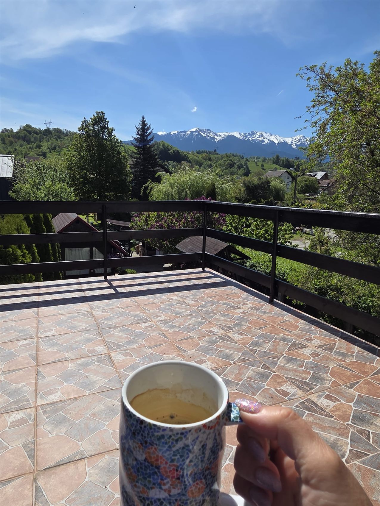 Terasă cu panoramă montană