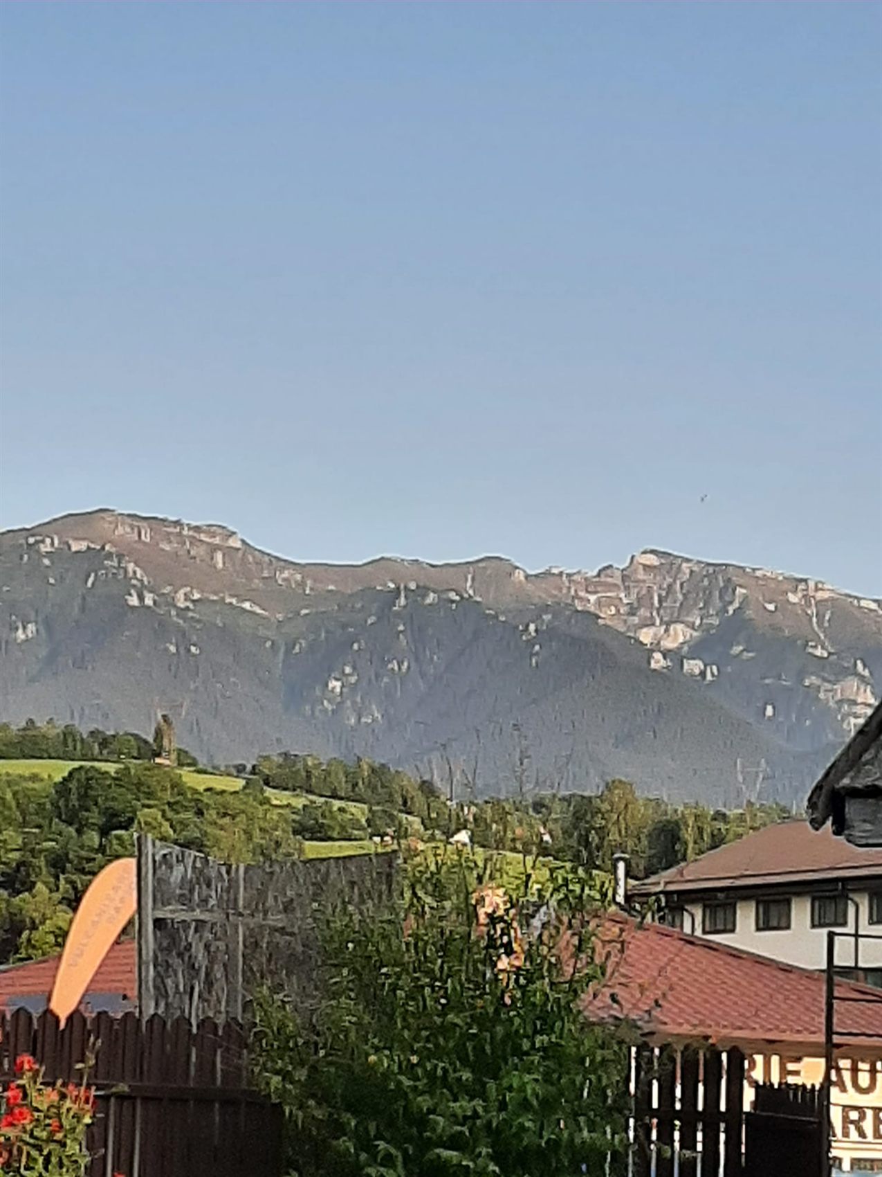 Crestele munților